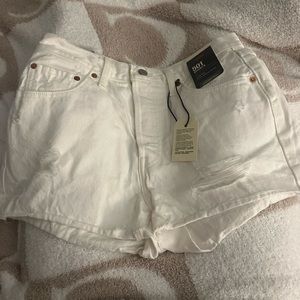 **BRAND NEW WITH TAGS” white Levi 501 Jean shorts